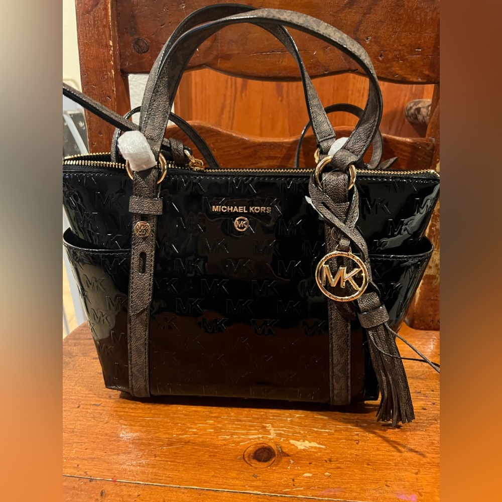 Micheal Kors purse